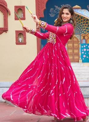 Vibrant fusion of tradition and grace 1