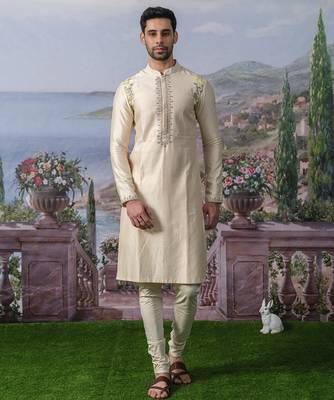Off white embroidered chanderi silk kurta pajama 1