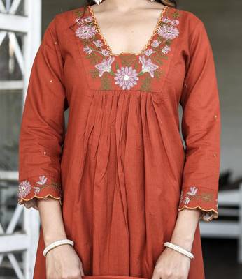 Women Floral Zari Embroidered Yoke Design Crushed Organza Kurta Set 3