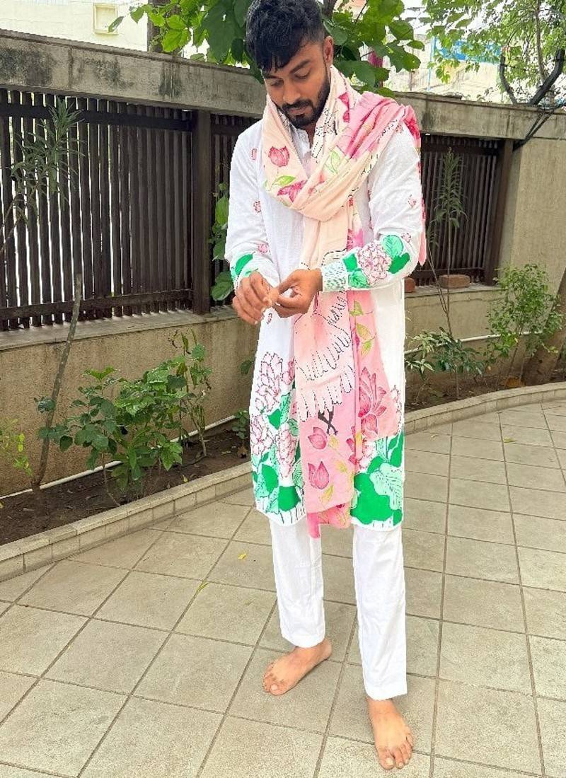 Lotus handpainted kurta and handpaint stole