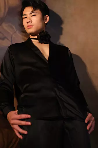 Black plain crepe shirt