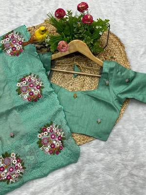 green gold crush embroidered cut work saree 1