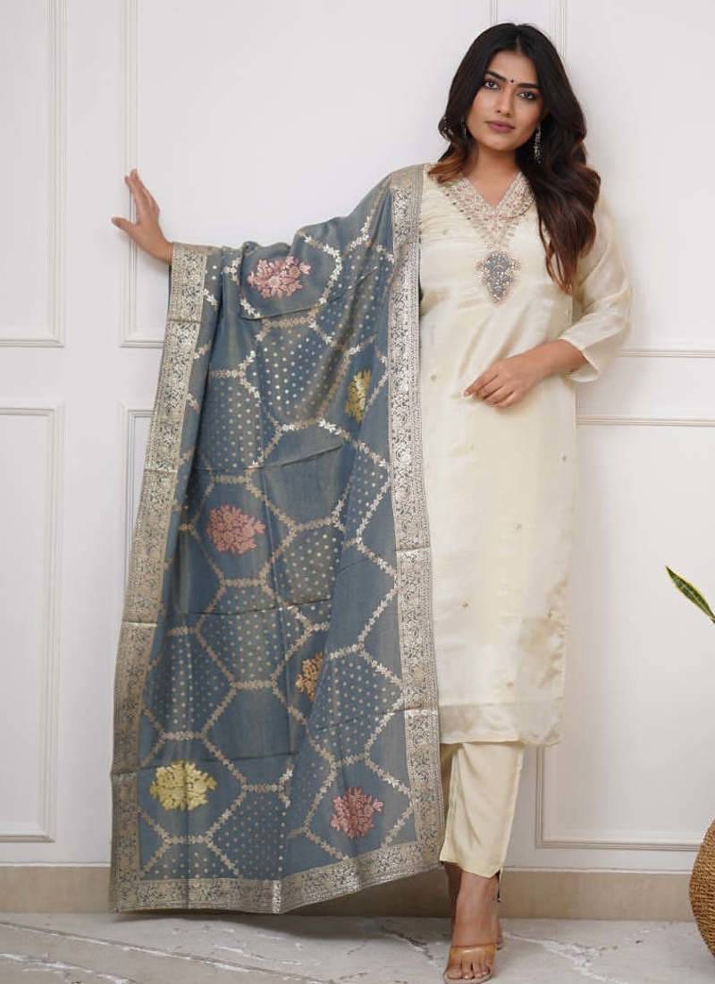  Women's Chanderi Blend Floral Straight Printed Kurta Pant With Dupatta | kurta sets for woman