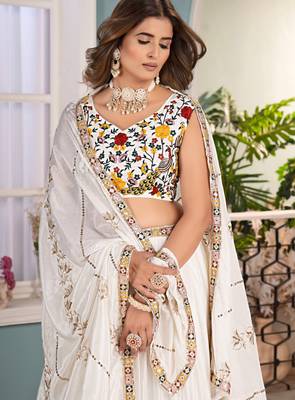 WHITE PEACOCK EMBROIDERED LEHENGA CHOLI 3
