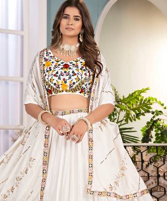 WHITE PEACOCK EMBROIDERED LEHENGA CHOLI 4