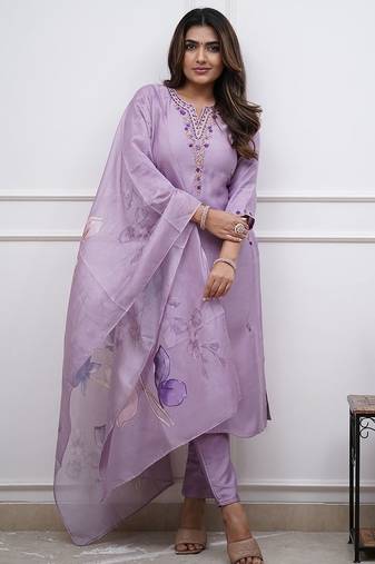  Women's Rayon Blend Floral Straight Printed Kurta Pant With Dupatta | kurta sets for woman