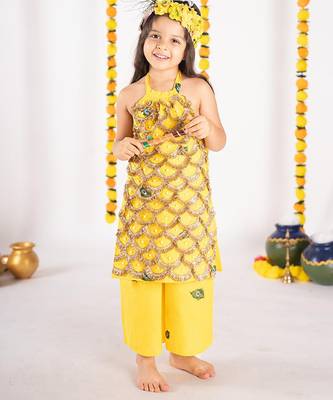Yellow embroidered cotton kurta set 2