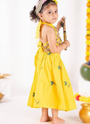 Yellow embroidered cotton kurta set 4