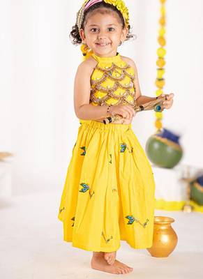 Yellow embroidered cotton kurta set 5