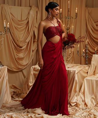 Red plain crepe saree 2