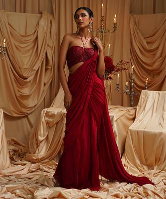 Red plain crepe saree 3