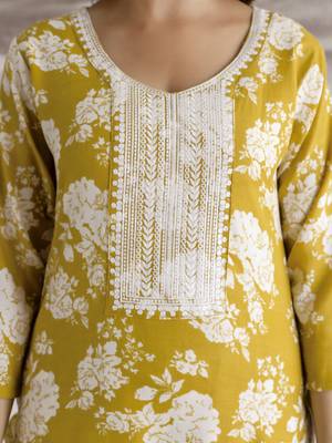 Trendmalls Yellow Cotton Slub Magic Printed Kurta Pant Embroidery Neck Work Kurta Set  4
