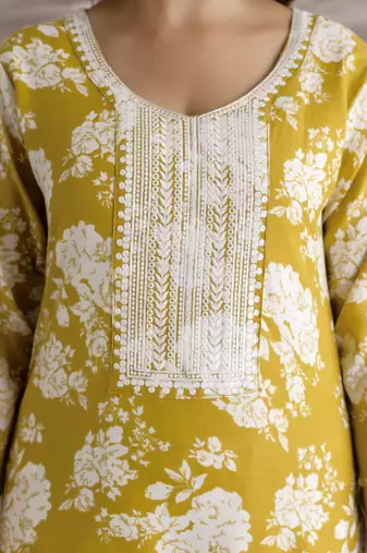 Trendmalls Yellow Cotton Slub Magic Printed Kurta Pant Embroidery Neck Work Kurta Set 
