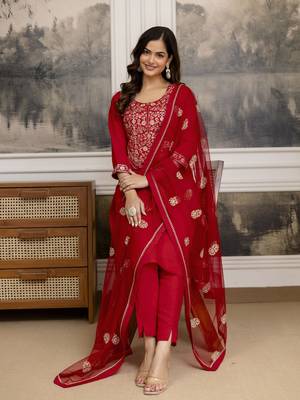 Red Chanderi Silk Embroidery Sequence Work Kurta Pant with Dupatta Set  4