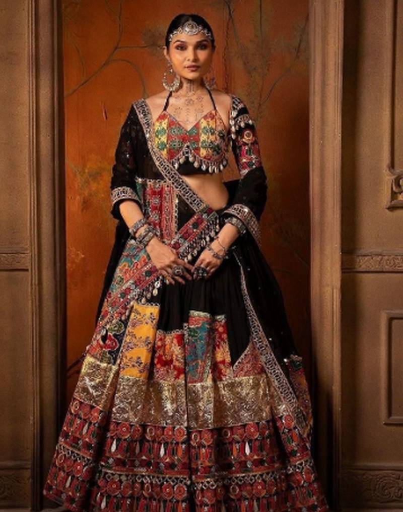 Regal Ethnic Elegance Traditional Embroidered Lehenga with Mirror Work