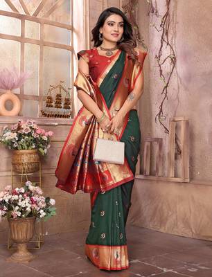 Dark green silk blend zari weaving paithani saree with peacock border and pallu 4