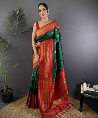 Green silk blend butti zari weaving banarasi saree with woven saree 1
