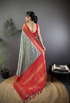 Grey silk blend butti zari weaving banarasi saree with woven saree 4