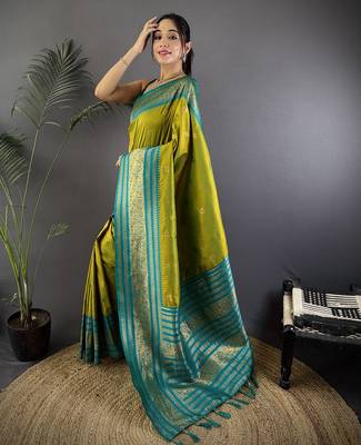 Light green silk blend butti zari weaving banarasi saree with woven saree 2