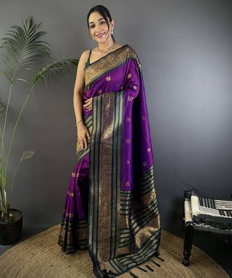 Magenta silk blend butti zari weaving banarasi saree with woven saree 1