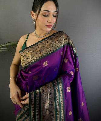 Magenta silk blend butti zari weaving banarasi saree with woven saree 3