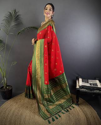 Red silk blend butti zari weaving banarasi saree with woven saree 2