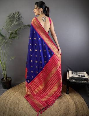 Navy blue silk blend butti zari weaving banarasi saree with woven saree 4