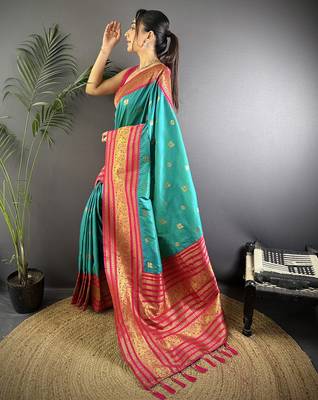 Turquoise silk blend butti zari weaving banarasi saree with woven saree 2