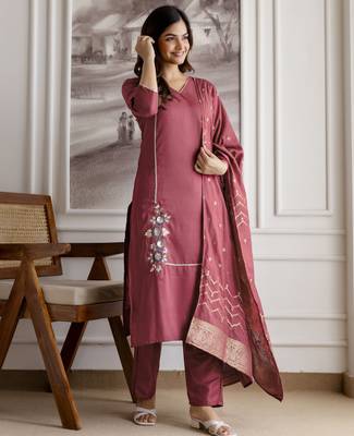 Trendmalls Maroon BSY Chinon Embroidery Kurta Pant with Dupatta Set  4