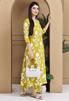Women's cotton botanical floral printed kurta with pant 3