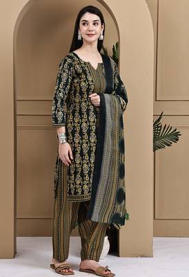 Green cotton blend printed ready to wear patiala salwar suit 3