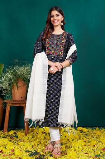  Women's Rayon Blend Floral Straight Printed Kurta Pant With Dupatta | kurta sets for woman