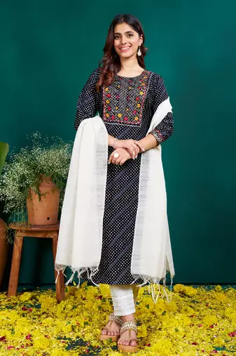  Women's Rayon Blend Floral Straight Printed Kurta Pant With Dupatta | kurta sets for woman
