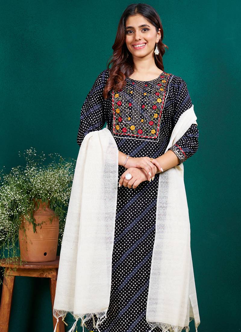  Women's Rayon Blend Floral Straight Printed Kurta Pant With Dupatta | kurta sets for woman