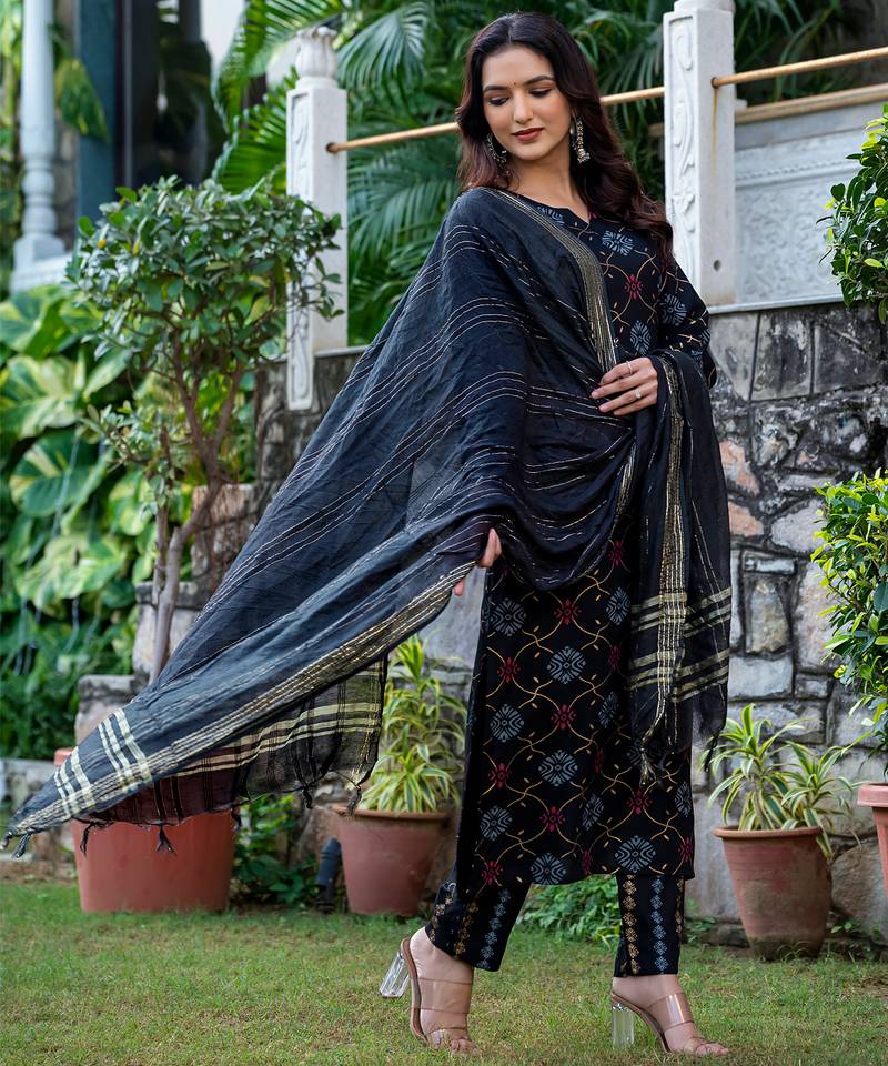  Women's Rayon Blend Floral Straight Printed Kurta Pant With Dupatta | kurta sets for woman