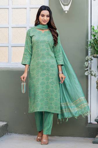  Women's Rayon Blend Floral Straight Printed Kurta Pant With Dupatta | kurta sets for woman