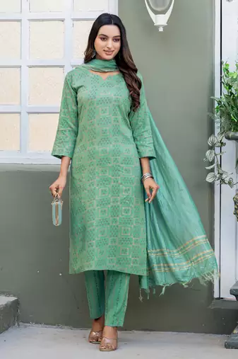  Women's Rayon Blend Floral Straight Printed Kurta Pant With Dupatta | kurta sets for woman