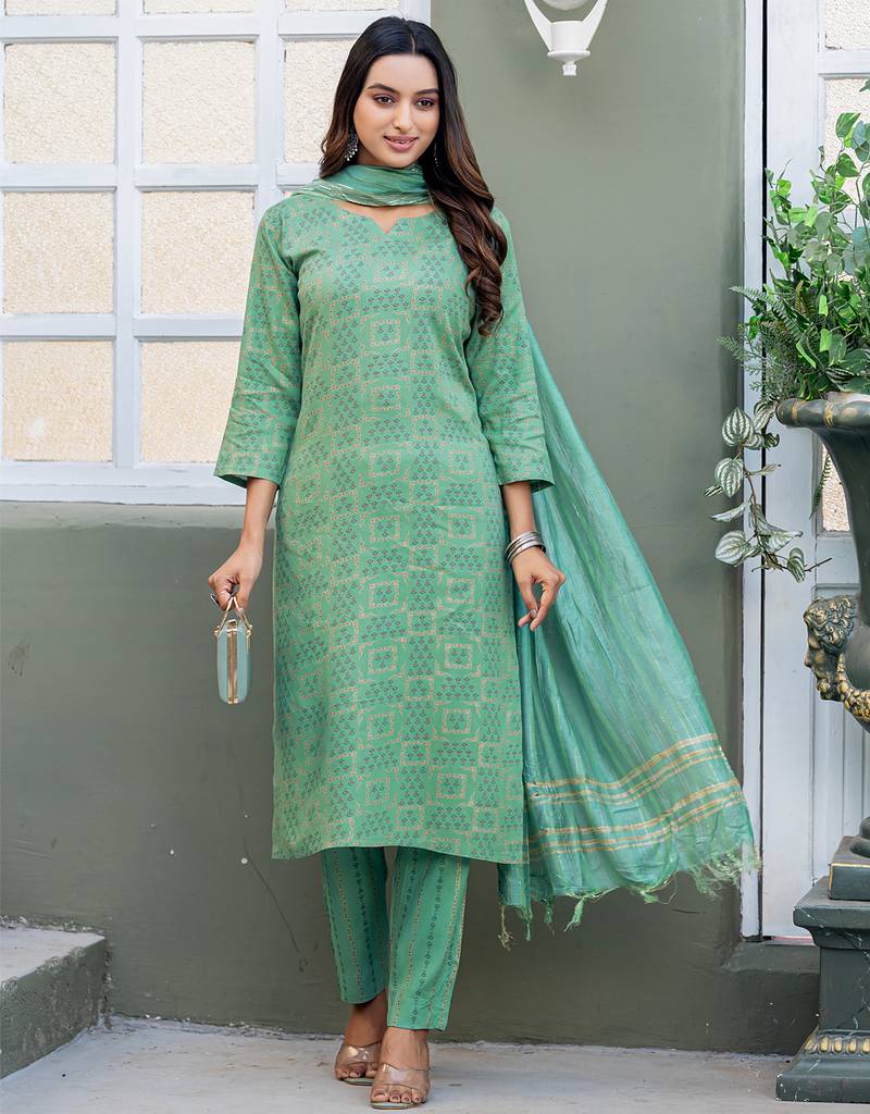  Women's Rayon Blend Floral Straight Printed Kurta Pant With Dupatta | kurta sets for woman