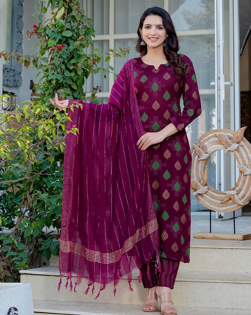  Women's Reyon Blend Floral Straight Printed Kurta Pant With Dupatta | kurta sets for woman