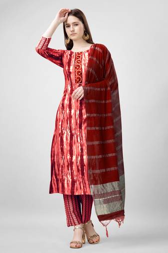  Women's Rayon Blend Floral Straight Printed Kurta Pant With Dupatta | kurta sets for woman