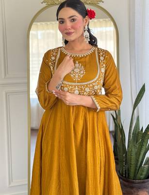 Mustard vichitra silk heavy thread embroidery sequins work kurta pant set 4