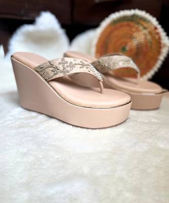 Beige woven leather wedges 2