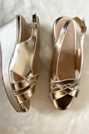 Gold solid leather wedges