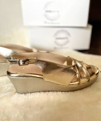 Gold solid leather wedges 4