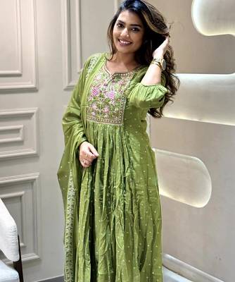 Cotton designer kurta pant and dupatta set green anarkali 4