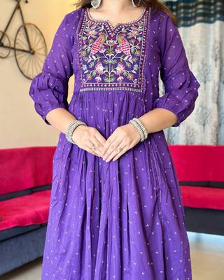 Purple embroidered long kurta bottom set with dupatta 3