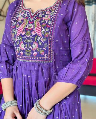 Purple embroidered long kurta bottom set with dupatta 5