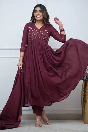 Brown elegant embroidered kurta set with floral dupatta