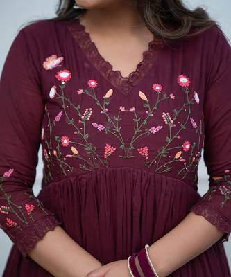 Brown elegant embroidered kurta set with floral dupatta 5