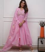 Baby pink elegant embroidered kurta set with floral dupatta